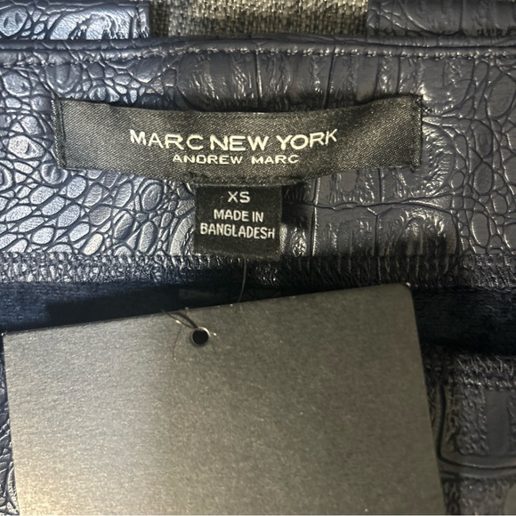 Mark New York Crocodile Embossed Pencil Skirt Dark Navy NWT XS Stretch - Picture 10 of 14